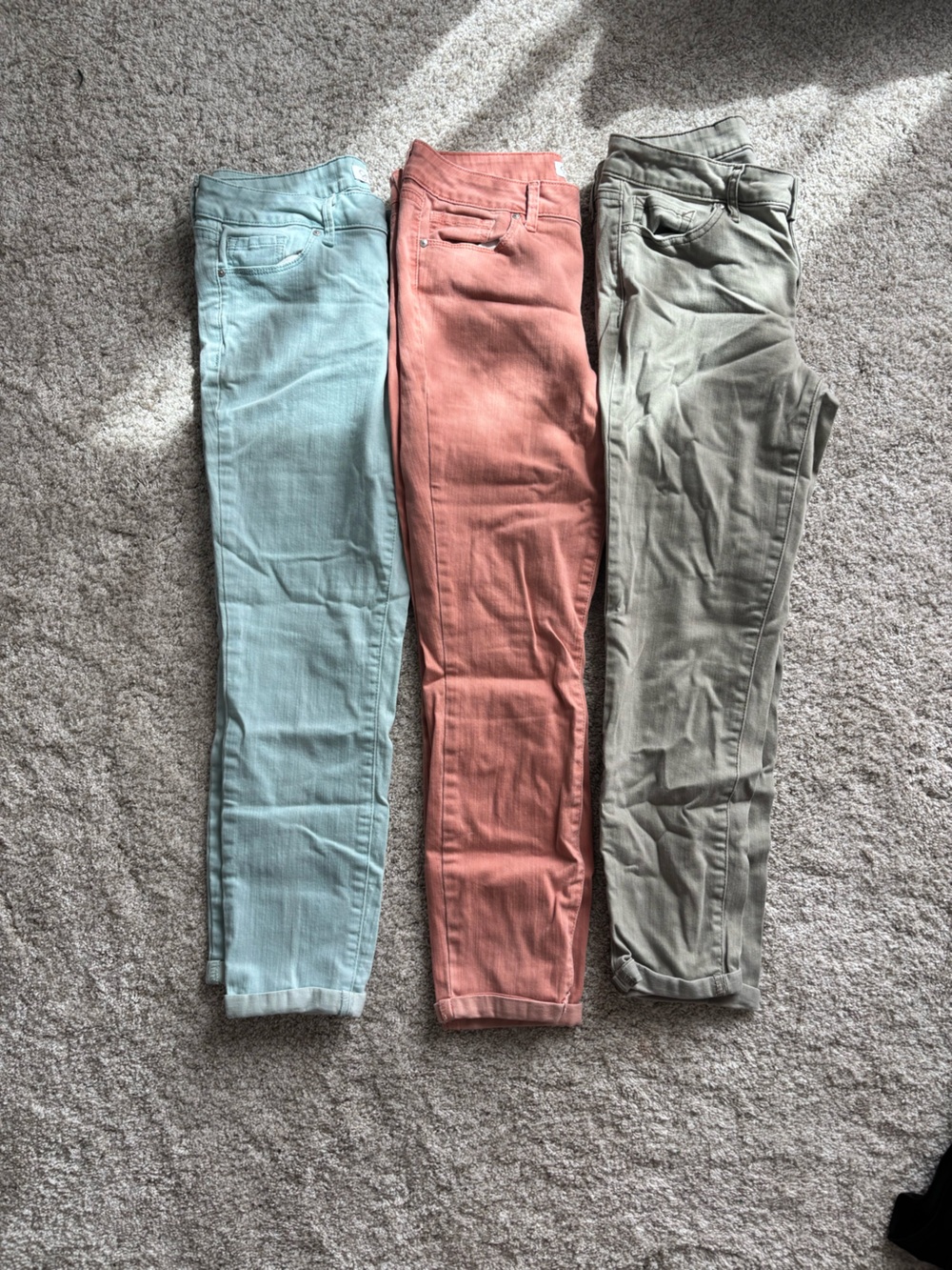 Jessica Simpson 3 pairs cropped jeans in Sage, Coral & Mint
